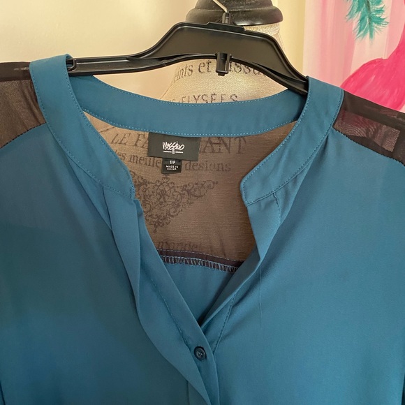 Top - Picture 2 of 4